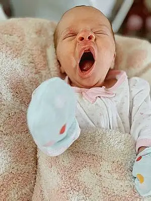 Yawn baby Kyndallyn