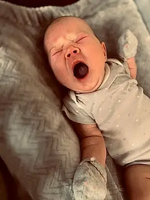 Yawn baby Kadence