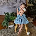 Joint, Plant, Leaf, Wood, Textile, Grass, Baby & Toddler Clothing, Hardwood, Toddler, Human Leg, Wood Stain, Sitting, Leisure, Fun, Foot, Arecales, Room, Child, Person, Joy